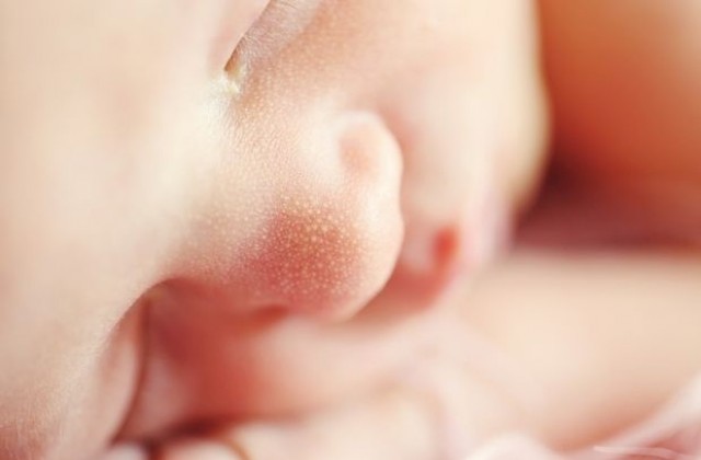 Кметът на Бъта дари 5 новородени с по 100 лева и личен медальон