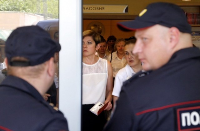 Фалирал бизнесмен взе заложници в банка в Москва