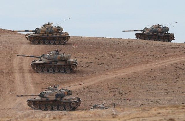 Десет турски танка са преминали от граничния град Каркамъш в Сирия