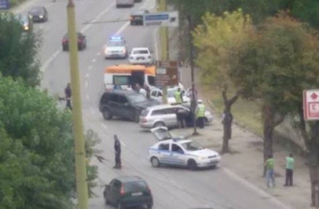 Шофьорът, който предизвика катастрофата на бул. Априлов е бил дрогиран, в колата са открити наркотици