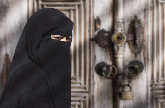Над 80% от германците искат забрана на мюсюлманския никаб