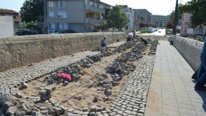 Продължава възстановяването на стария мост в Свиленград по проект на
