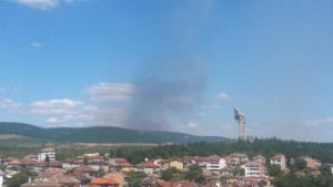 7 противопожарни екипа на ЮИДПСливен участваха в гасенето на пожар