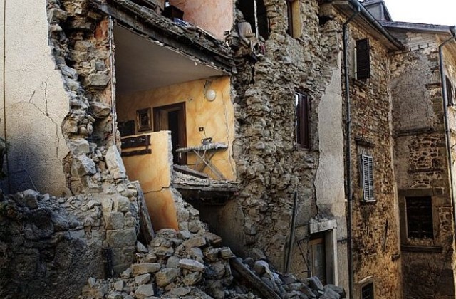 Нови вторични трусове стреснаха централна Италия, жертвите вече са 290