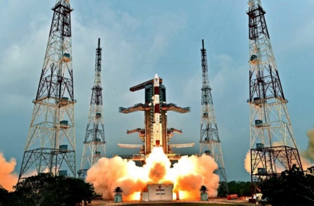 Индия пробва ракетен двигател, който може да намали в пъти цената на космическите полети