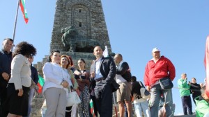 Румен Радев се поклони пред подвига на българските опълченци и