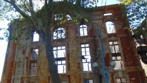 Експерти влизат в опожарените тютюневи складове изготвят предписания към собствениците