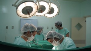 Ортопeди извършиха уникална за България операция спасиха крака на жена