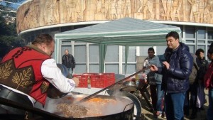 Лютеница за празниците на Димитровград готвят днес в Големия тиган