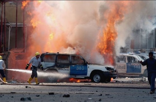 Атентат с кола бомба пред резиденцията на сомалийския президент в Могадишу