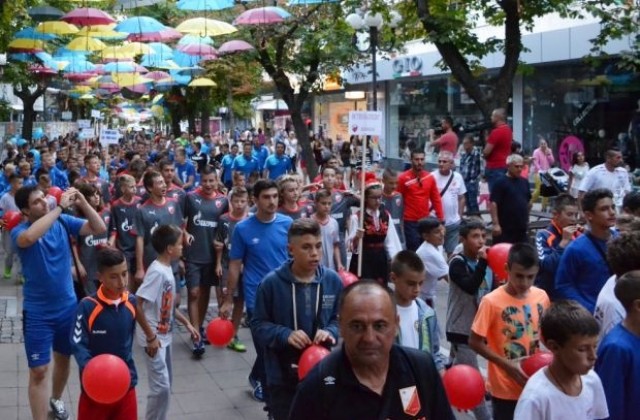 Камбитов  откри Международен детски футболен турнир „Купите на Община Благоевград“