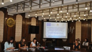 Специалисти помагат на деца и семейства в риск по проект