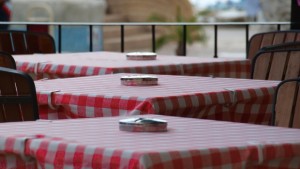 КЗП засече отклонения в алкохола в заведения по Черноморието