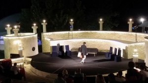 Аплодисменти за театър Любомир Кабакчиев и в Тирана