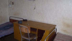 Скандал Настаняват гости от чужбина в ученическо общежитие