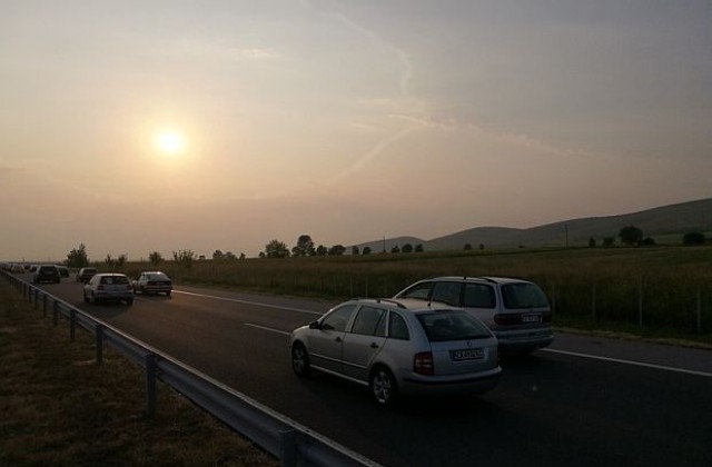 Хиляди коли напускат София заради голямата почивка