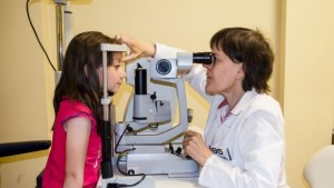 Безплатни очни прегледи за деца в Болница Тракия