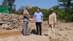 Олтар на ранновизантийска базилика бе открит в местността Френкхисар