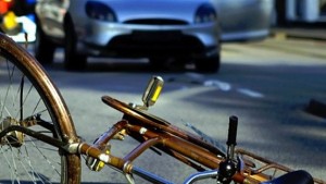 Дядо велосипедист в болница след сблъсък с Тойота