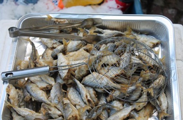 600 кг пържена риба бяха раздадени безплатно на гостите на феста в Каварна