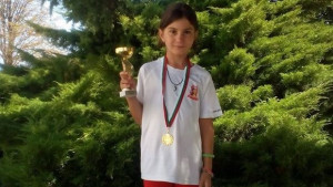 Малката плевенска шахматистка Нора Рашева спечели Национална купа Морско Конче
