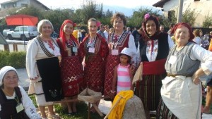 Хиляди любители на родния фолклор се събраха на фестивал в