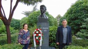 В Сапарева баня почетоха Съединението пред паметника на Васил Левски