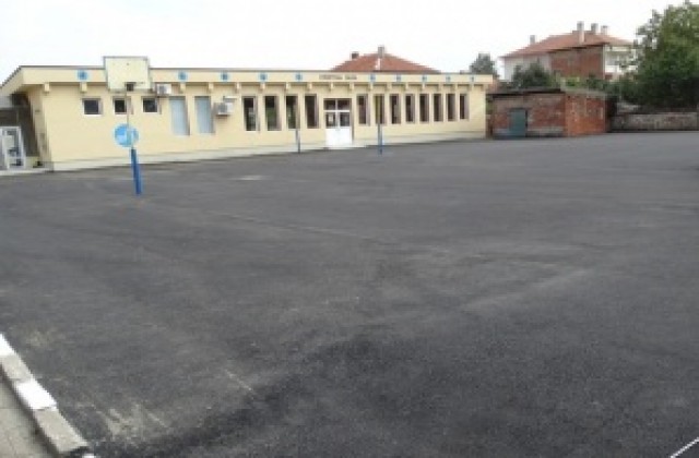 Новозагорско училище с обновено дворно пространство