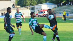 Шампионът препречва пътя на разклатения Черно море