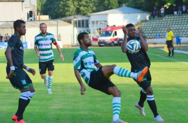 Шампионът препречва пътя на разклатения Черно море