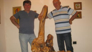 Самоук резбар представя изложба в Белоградчик