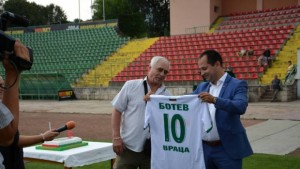 Футболната легенда Георги Каменов стана на 75 години