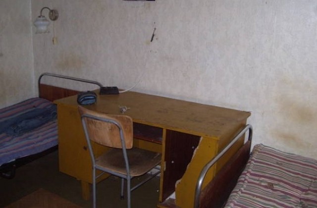 Закриха студентското общежитие и стола в Смолян