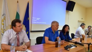 Замминистър Шарков показа в УМБАЛПлевен системата за пръстова идентификация