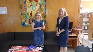 Петя Аврамова ще награди ученици