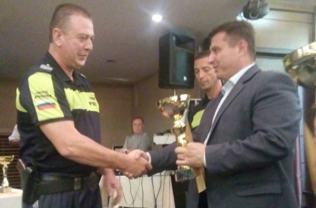 Сливенски катаджия е най-точният стрелец в Националното състезание „Пътен полицай на годината- Хасково, 2016г