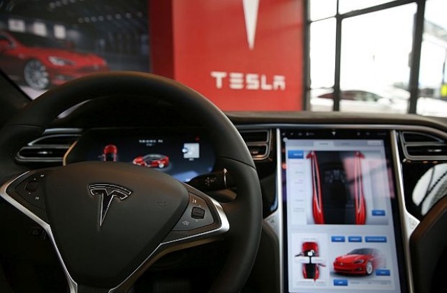Tesla Motors с усъвършенстван автопилот в електромобилите си