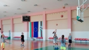 Над 60 деца играха баскетбол в Сливен