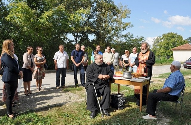 Попове и ходжа благословиха санирането в Лозница