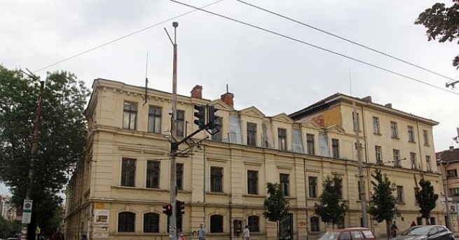 Съдът не даде ход на делото срещу бившия областен управител