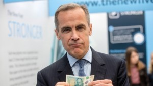 Великобритания пуска първата си пластмасова банкнота с лика на Чърчил