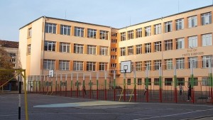 Поставят LED осветление на спортните площадки в училищата в Благоевград