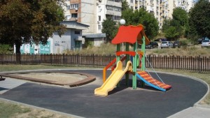 Ремонтират детските площадки в Плевен изградени по европроекти