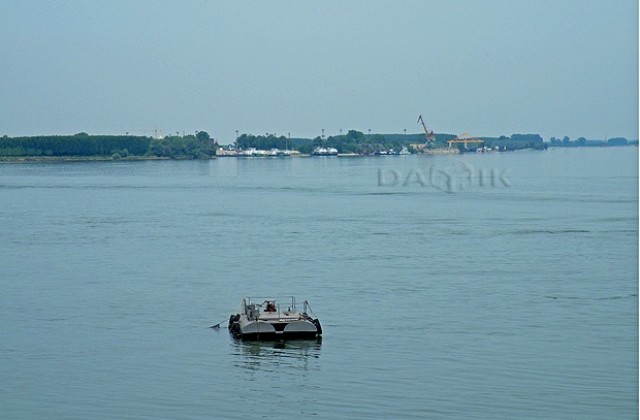 Все още издирват потъналите в Дунав деца мигранти