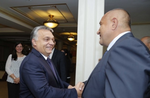 Борисов и Орбан инспектират границите