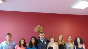 ГЕРБ дари пиано на децата в Сапарева баня