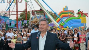 Панаирът започна с песен за Враца