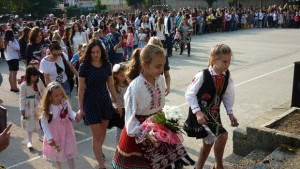125 първокласници прекрачиха за първи път училищния праг в Община