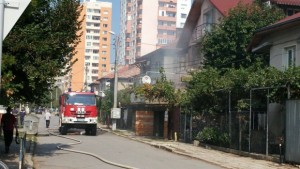 Пожар в къща на ул Цар Петър в Кюстендил