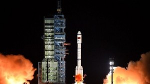 Шестима астронавти ще обслужват космическата лаборатория Тянгун2